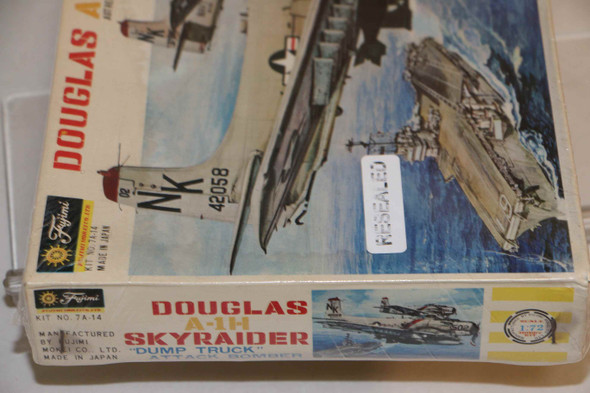FUJ7A-14 - Fujimi 1/72 Douglas A-1H Skyraider - WWWEB10112877